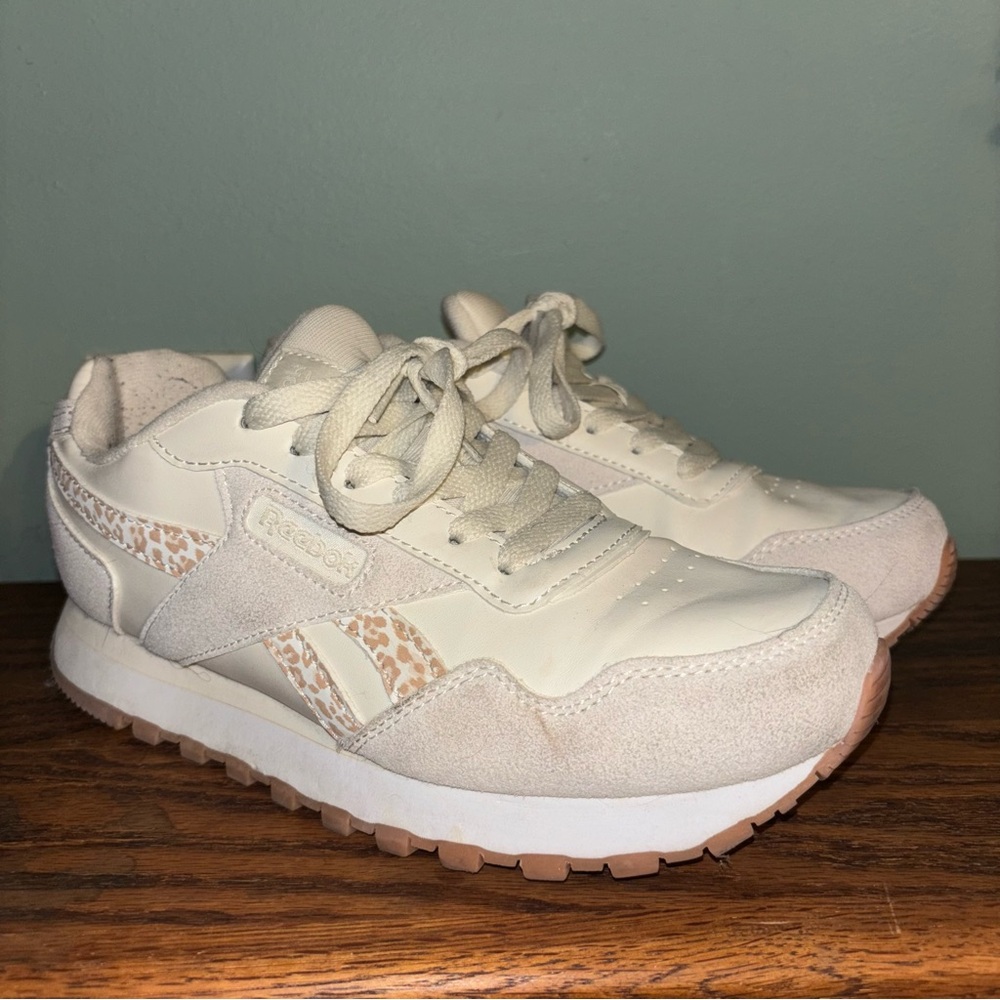 Reebok Women’s Classic Leather Sneakers Off White With Leopard Print Accent Sz 8